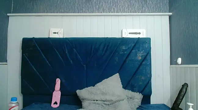 Snapshot of KilyetVera3x chatting on December 19, 6:45 am KilyetVera3x online show from December 19, 6:45 am