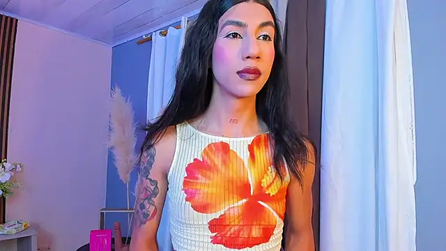 Snapshot of sofiaa_grey_ chatting on October 13, 12:49 pm sofiaa grey online show from October 13, 12:49 pm