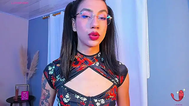 Snapshot of sofiaa_grey_ chatting on October 28, 12:30 pm sofiaa grey online show from October 28, 12:30 pm