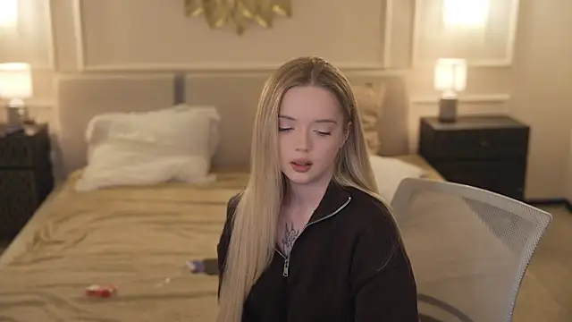 Snapshot of Cassy-Celestial_ chatting on November 10, 9:08 am Cassy-Celestial online show from November 10, 9:08 am