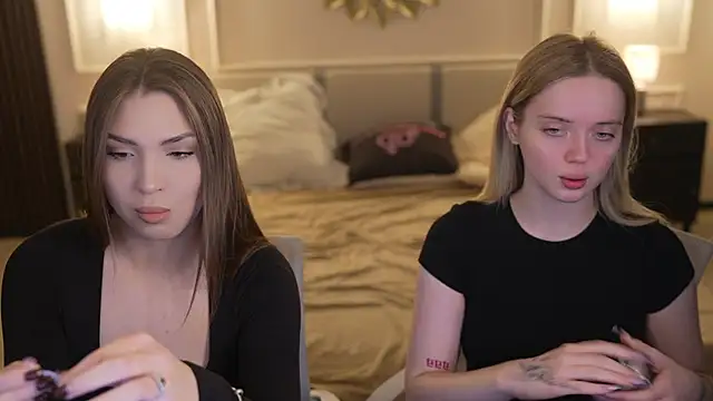 Snapshot of Cassy-Celestial_ chatting on November 30, 8:18 am Cassy-Celestial online show from November 30, 8:18 am