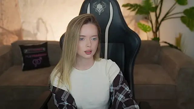 Cassy-Celestial  online show from March 11, 11:27 am