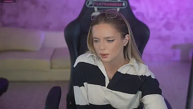 Snapshot of Cassy-Celestial_ chatting on May 12, 7:05 am Cassy-Celestial online show from May 12, 7:05 am