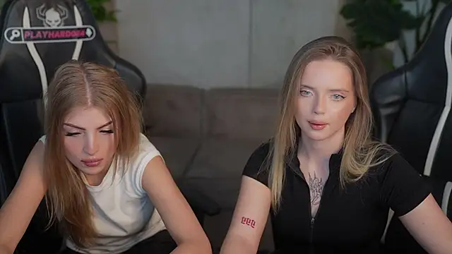Snapshot of Cassy-Celestial_ chatting on June 3, 11:02 am Cassy-Celestial online show from June 3, 11:02 am