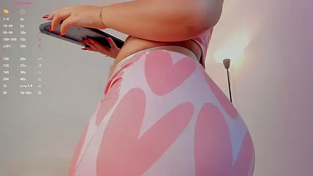 Snapshot of iara_martinez chatting on November 30, 6:17 am iara martinez online show from November 30, 6:17 am