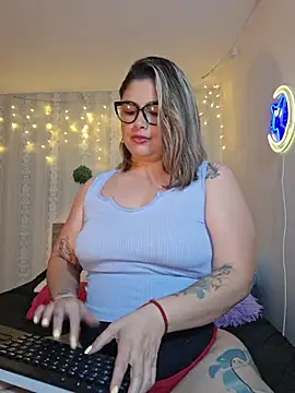 Juliietha servas online show from May 8, 12:49 am