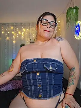Juliietha servas online show from June 11, 12:32 am