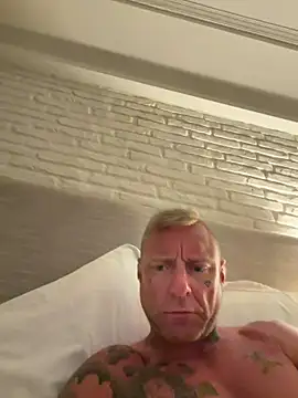 bigstuff6666 online show from May 3, 3:01 am
