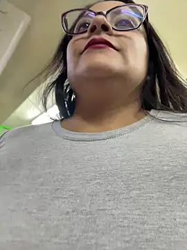 Snapshot of Sol_biglips chatting on July 1, 1:18 am Sol biglips online show from July 1, 1:18 am