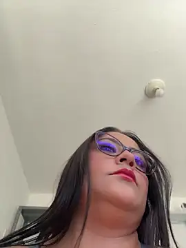 Snapshot of Sol_biglips chatting on July 31, 1:32 pm Sol biglips online show from July 31, 1:32 pm
