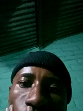 Snapshot of HandsomeBuoyy21 chatting on January 10, 11:31 pm HandsomeBuoyy21 online show from January 10, 11:31 pm