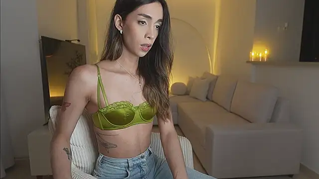 Snapshot of Emmavr chatting on January 7, 2:14 am Emmavr online show from January 7, 2:14 am