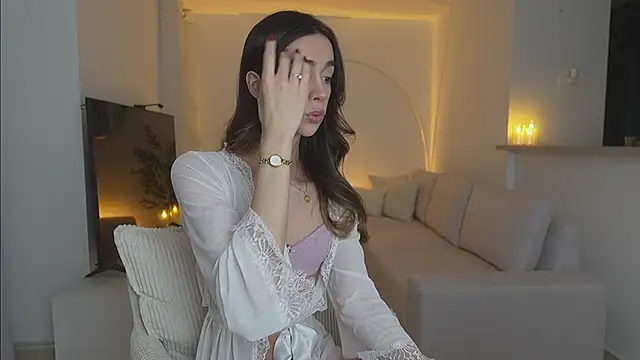 Snapshot of Emmavr chatting on February 16, 2:07 am Emmavr online show from February 16, 2:07 am