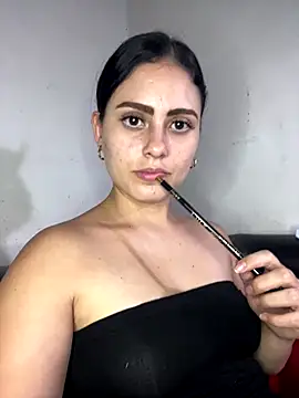 Snapshot of Azuna25 chatting on October 21, 8:31 pm Azuna25 online show from October 21, 8:31 pm