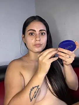 Snapshot of Azuna25 chatting on October 30, 5:57 pm Azuna25 online show from October 30, 5:57 pm