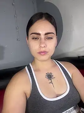 Snapshot of Azuna25 chatting on June 21, 8:22 pm Azuna25 online show from June 21, 8:22 pm
