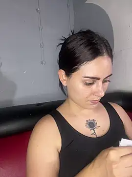 Snapshot of Azuna25 chatting on June 23, 8:18 pm Azuna25 online show from June 23, 8:18 pm