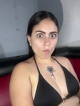 Snapshot of Azuna25 chatting on July 9, 10:25 pm Azuna25 online show from July 9, 10:25 pm