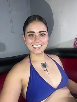Snapshot of Azuna25 chatting on July 10, 8:33 pm Azuna25 online show from July 10, 8:33 pm