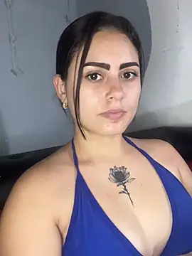 Snapshot of Azuna25 chatting on July 15, 6:35 pm Azuna25 online show from July 15, 6:35 pm