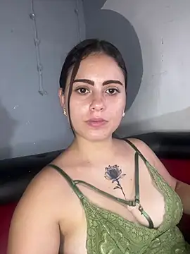 Snapshot of Azuna25 chatting on July 16, 6:36 pm Azuna25 online show from July 16, 6:36 pm