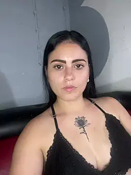 Snapshot of Azuna25 chatting on July 17, 11:31 pm Azuna25 online show from July 17, 11:31 pm
