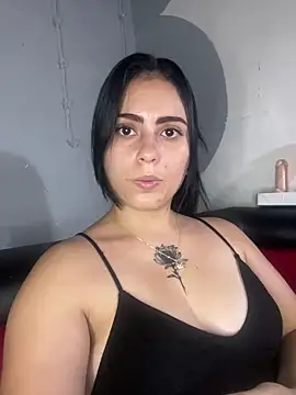 Snapshot of Azuna25 chatting on July 24, 6:28 pm Azuna25 online show from July 24, 6:28 pm