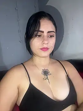 Snapshot of Azuna25 chatting on July 31, 7:35 pm Azuna25 online show from July 31, 7:35 pm