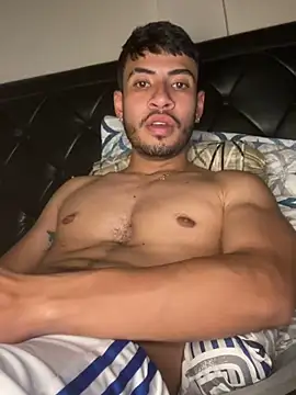 Snapshot of tom_thick chatting on December 30, 7:15 am tom thick online show from December 30, 7:15 am