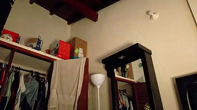 Snapshot of tom_thick chatting on October 12, 6:51 pm tom thick online show from October 12, 6:51 pm