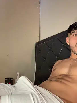 Snapshot of tom_thick chatting on November 19, 3:01 pm tom thick online show from November 19, 3:01 pm