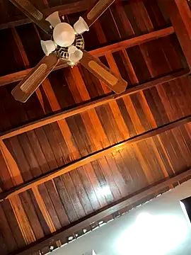 Snapshot of tom_thick chatting on November 29, 10:57 pm tom thick online show from November 29, 10:57 pm