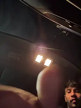 Snapshot of tom_thick chatting on February 5, 7:35 am tom thick online show from February 5, 7:35 am