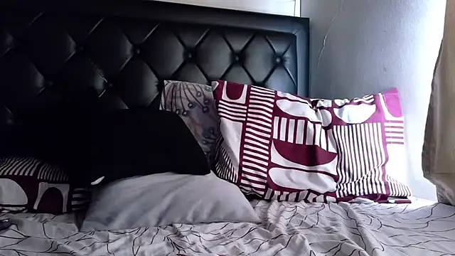 Snapshot of tom_thick chatting on February 20, 7:03 pm tom thick online show from February 20, 7:03 pm