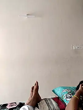 Snapshot of AUNTY1984 chatting on September 16, 9:21 am AUNTY1984 online show from September 16, 9:21 am