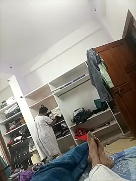AUNTY1984 online show from June 25, 5:12 am