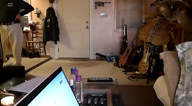 Snapshot of Bramro409 chatting on December 4, 2:09 am Bramro409 online show from December 4, 2:09 am