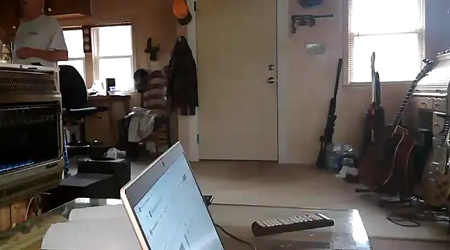 Snapshot of Bramro409 chatting on February 11, 3:51 pm Bramro409 online show from February 11, 3:51 pm