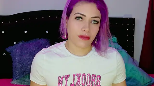 Natalia Montoya online show from May 4, 12:39 am