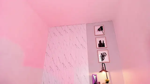 megan-wells online show from December 24, 6:06 pm