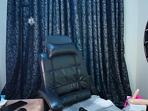 ebony shilly3 online show from October 10, 11:26 pm