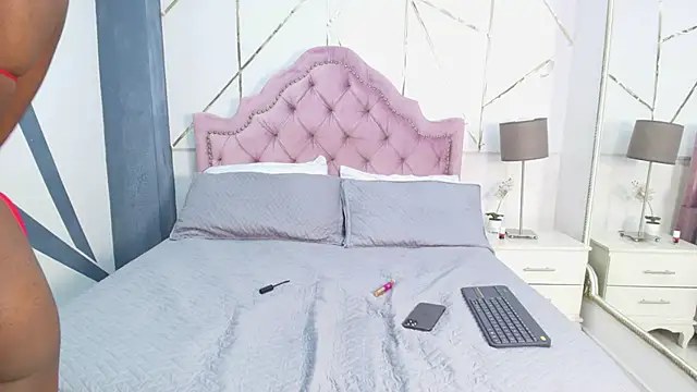 LaurenSnow online show from February 14, 6:51 pm