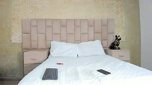 LaurenSnow online show from February 28, 3:48 pm