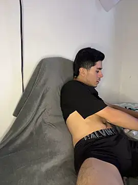 Snapshot of robin_model chatting on March 18, 10:26 pm robin model online show from March 18, 10:26 pm