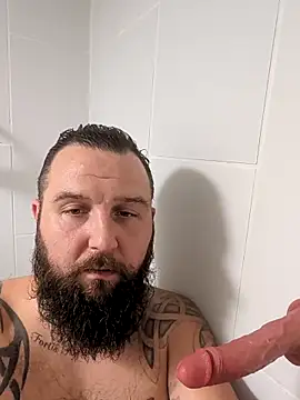 beardedbeasty86 online show from October 25, 4:42 am