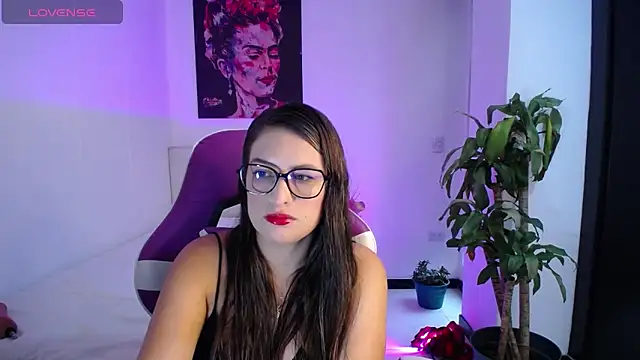 esmeraldaa230 online show from November 14, 7:56 pm