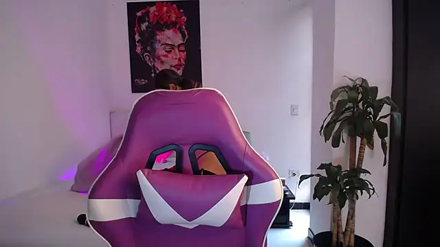 esmeraldaa230 online show from February 20, 6:52 pm