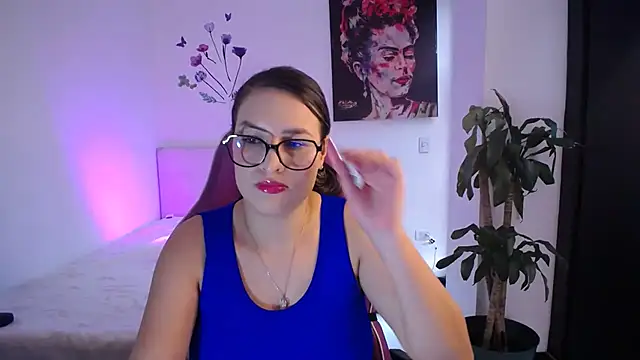 esmeraldaa230 online show from March 1, 7:16 pm