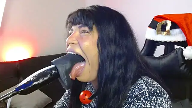 Snapshot of Anabel693 chatting on December 22, 7:22 am Anabel693 online show from December 22, 7:22 am