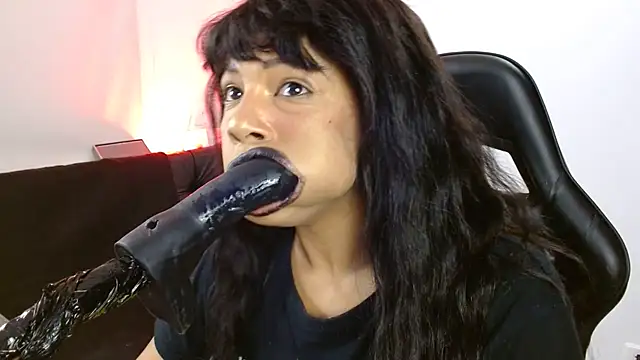 Snapshot of Anabel693 chatting on February 25, 11:19 am Anabel693 online show from February 25, 11:19 am